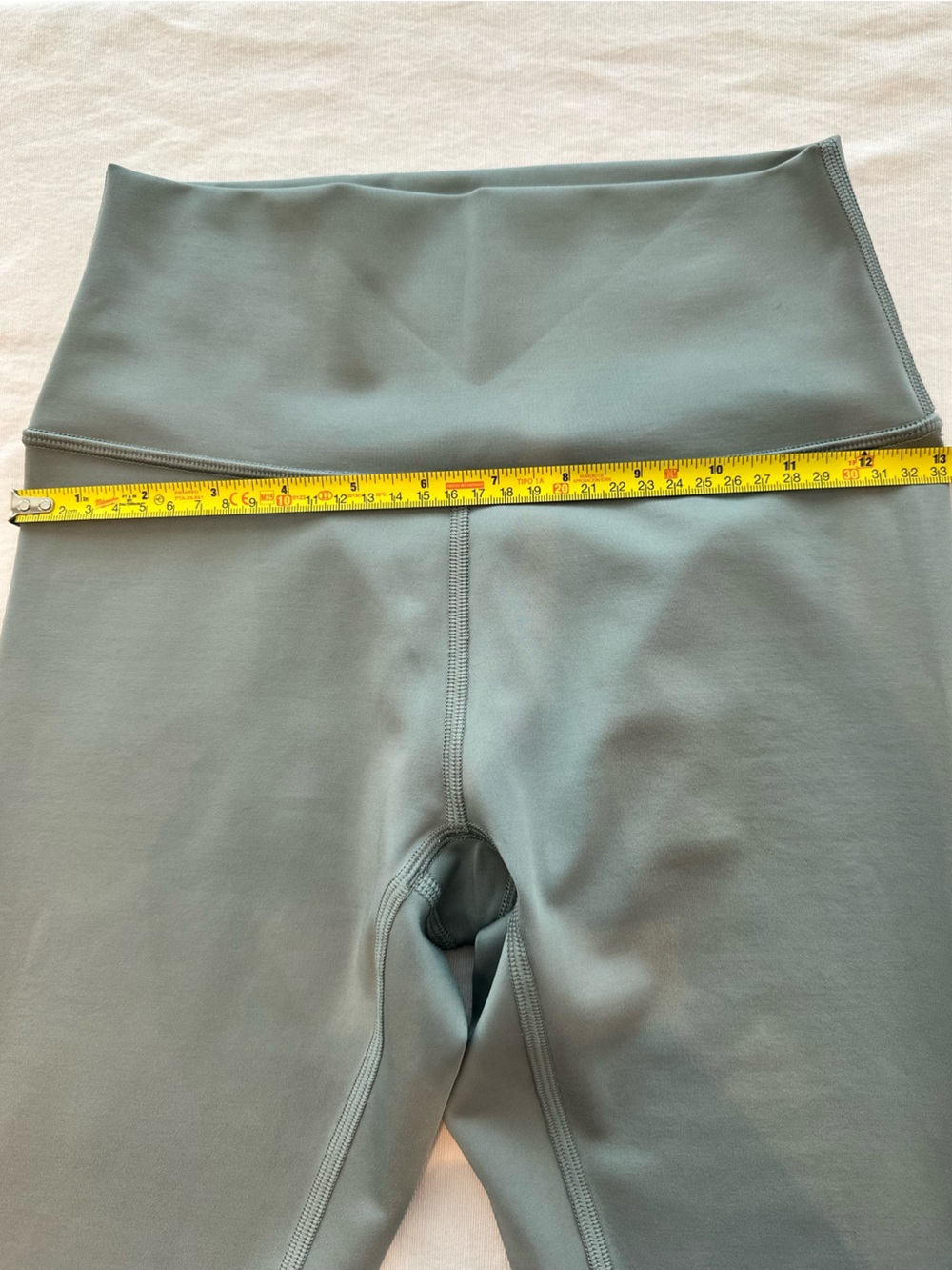 ALO Yoga High-Rise Leggings in Sage - Picture 5 of 12